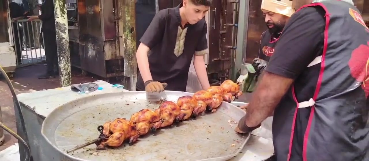 السلام عليكم خلفه دجاج شوي دجاج محشي شغل درجه اولى خبره عشر سنين منطقه الدوره❤🌹🐓***********
