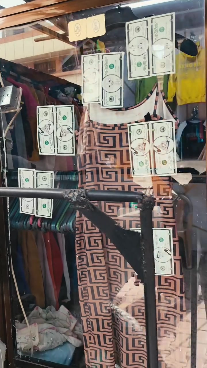 ملابس • عروض • كسر الأسعار