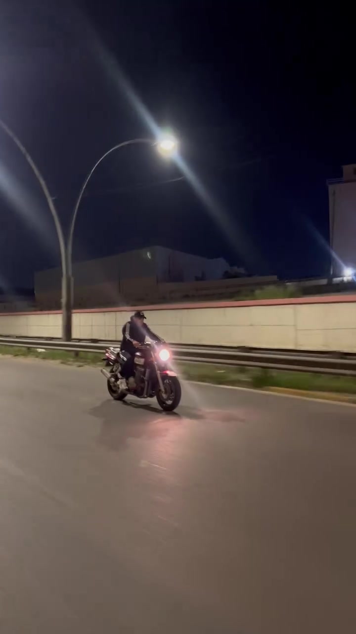 السلام عليكم.
دراجه سي بي CB 1000
لون حلو
شرط واحد ثاني بطناش
مكينه كير شرط
باقي التفاصيل خابرني وتدلل
رقمي *********** واتساب بي
