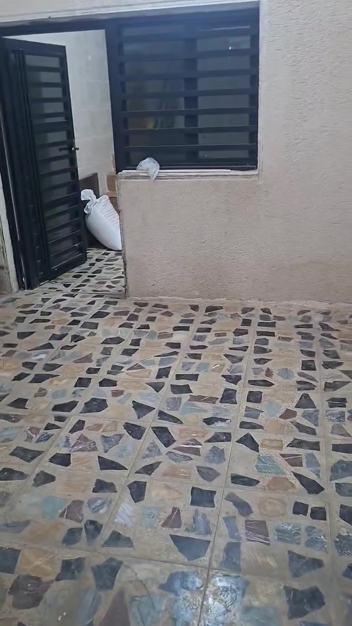 البيت للايجار لعنوان مدخل تكسيات 
رقم ***********

