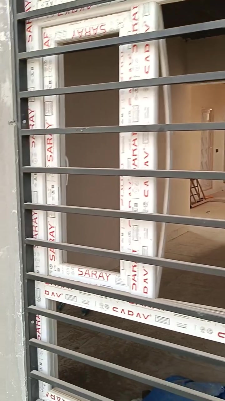 بيت للبيع 150متر قاطين زراعي حي العسكري خلف اسواق البركه فول سيراميك بس سقف ثاني باقي طابق الارضي غرفتين نوم وهول واستقبال ومطبخ حار وبارد وصحيات طابق الثاني نفس الشي بس غرفة نوم وحده لان بيه حوش خلفي  للاستفسار الاتصال على الرقم ***********
