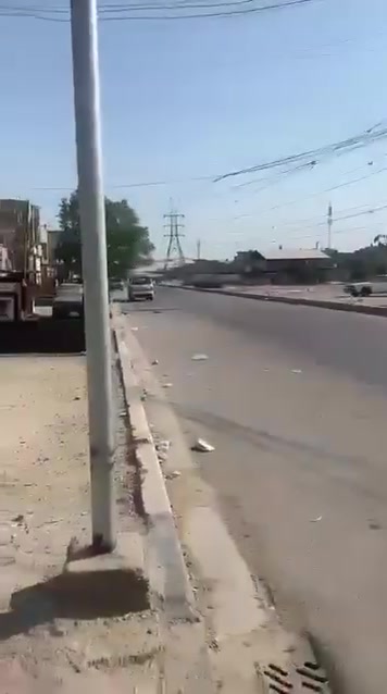 سلام عليكم بيت 100 متر بناه جديد  طابق واحد   واجهه ٥ ونزال ٢٠ مكان بغداد حي الكوفه شارع صوره مقابل مكتب لصلطان خامس بيت عن لشارع *********** ما عندي خاص فقط على الرقم وعلى الواتسا
