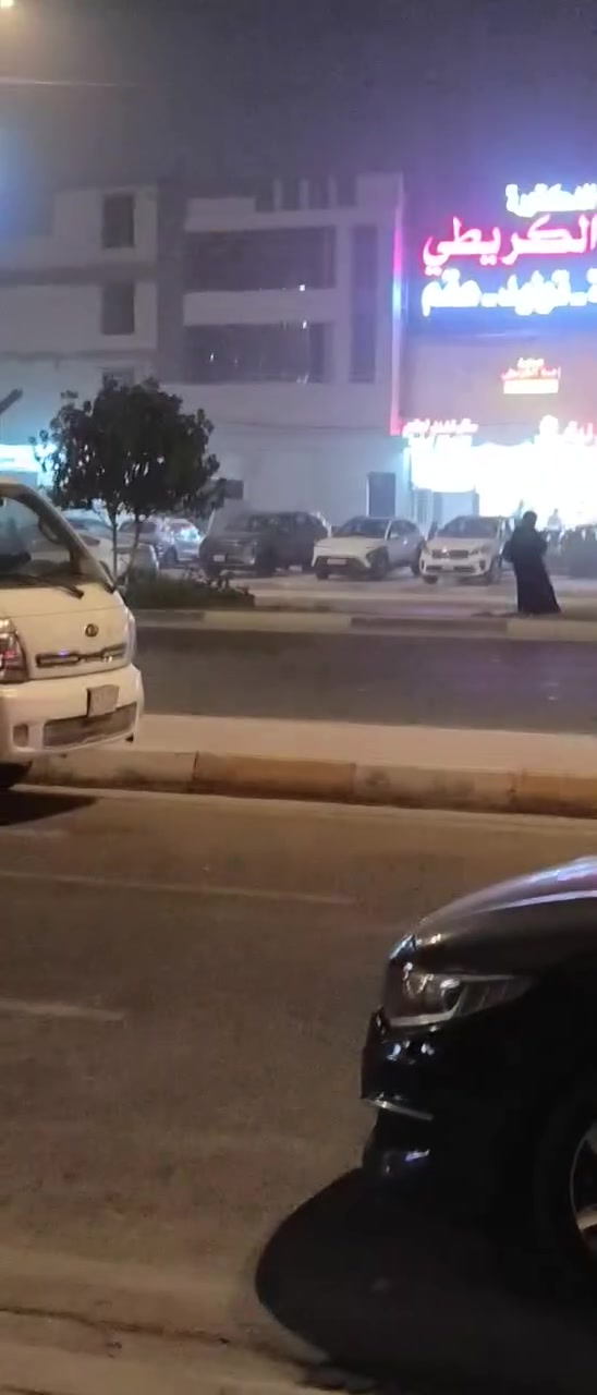 بيت تجاري • للبيع • فيديو