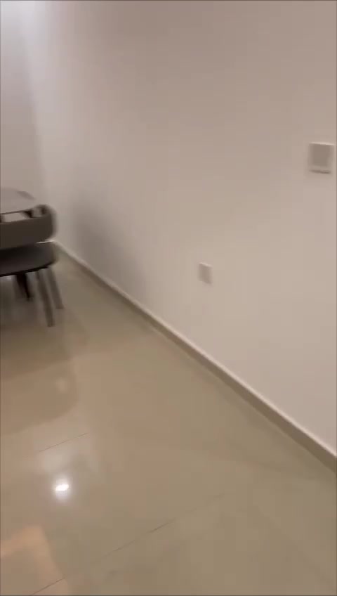 السلام عليكم ✨ اثاث بيت كامل البيع
غراض كله مودرن جدد استخدم شهر فقط الشراي يتفضل دايركت ..... رجاءء المو شري لا يراسل ويتعبني
