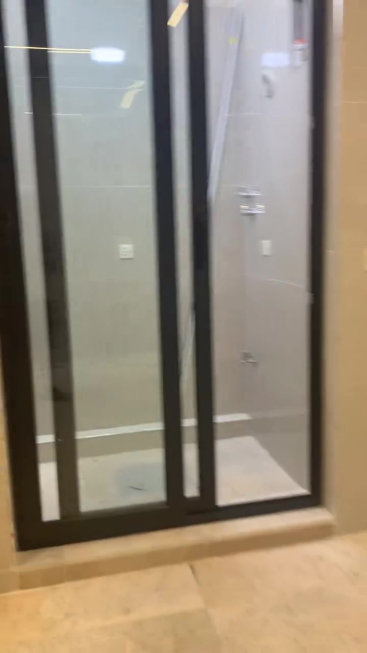 دار للبيع 🏡
مساحه ٥٠ م واجه ٦ نزال ٨
يحتوي على ٣ نوم وخدمات 
يقع في شارع فلسطين ( شارع الصخره اول فرع على اليسار)
لاستفسار لاتصال 📞
***********
***********
مكتب عبد الكريم للعقار
تعقيب معملات$ عرض الدور$ بيع الدور $ اجارات $ شقق$ مكاتب $ محلات$
