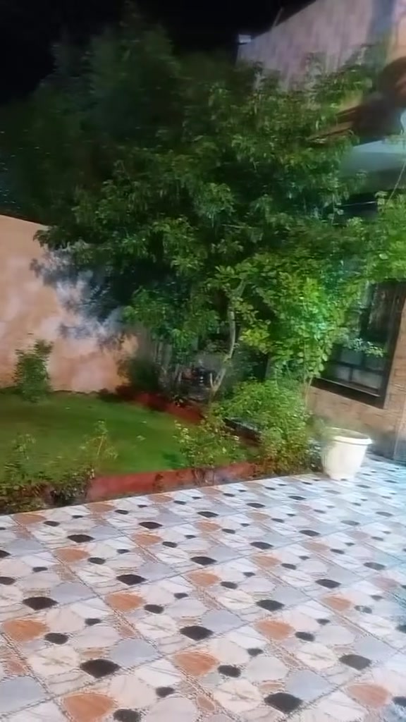 السلام عليكم 
دار للبيع ⭕️...
دار زراعي مضمون مساحته ٢٤٠ م يقع في شهربان الجعار قرب مضيف الشيخ صدام مبدر بناء حديث طابق واحد يحتوي على كراج وحديقة وصحيات خارجية وداخلية واستقبال ومطبخ وغرفة نوم  السعر ٥٢ مليون وبي مجال الاتصال بالرقم ***********
