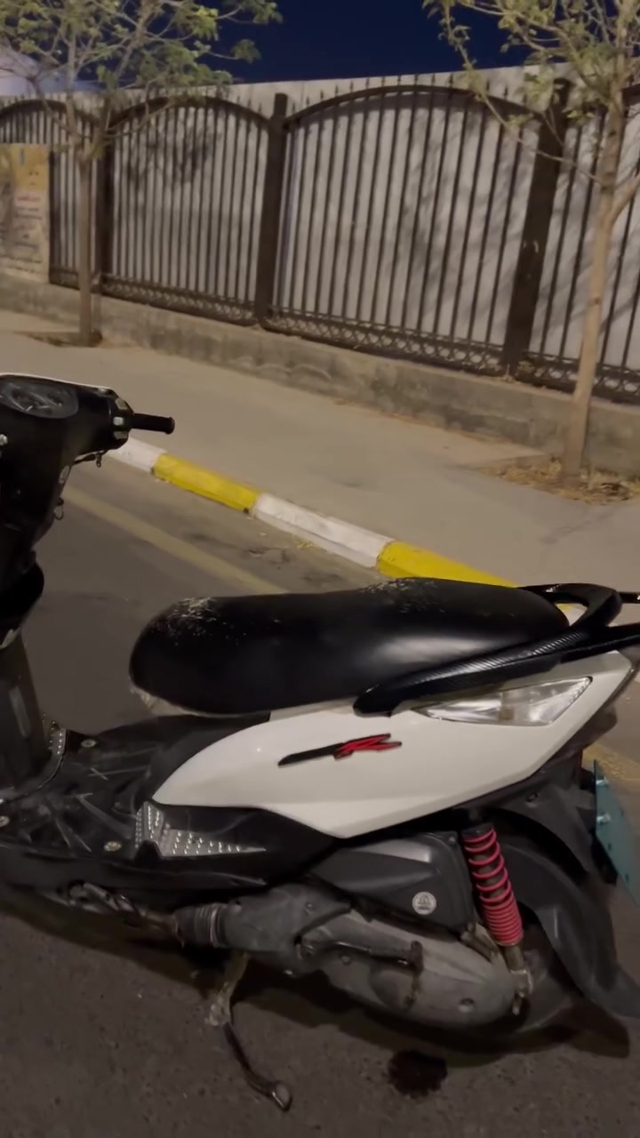 ماكس ثعلب 140 نضيفة محركها مامفتوح بلادية كفراتها البلادية موجودة كلها مختمة وصالنصة البلادية موجودة هم انطيهن ويا دراجة للاستفسار ***********

