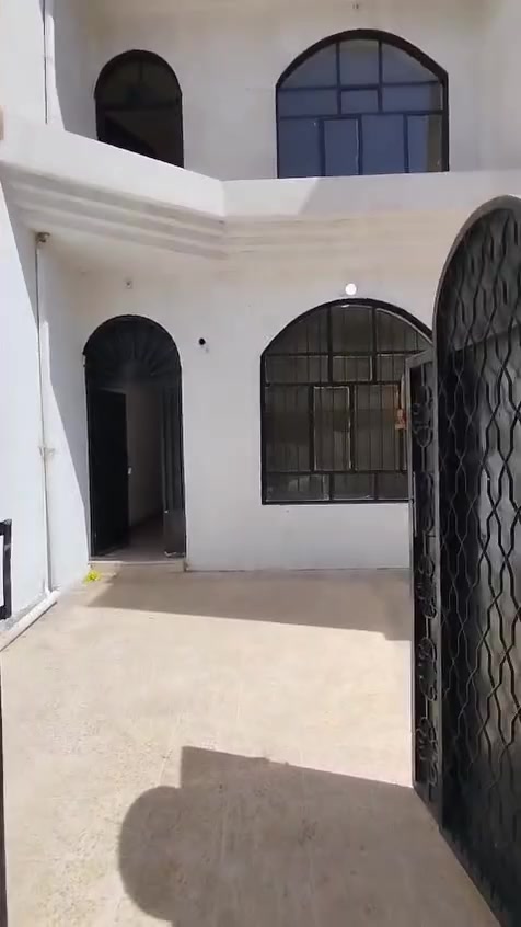 بيت للايجار منطقة زانكو 99
قرب سوق زانكو كص سنكر
مساحه 100متر طابقين 
يتكون استقبال مطبخ غرفه نوم حمامات 
طابق ثاني غرف نوم حمامات 
السعر 350الف
الاتصال ع رقم ***********
