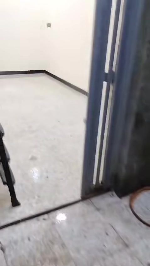 سلام عليكم ورحمة الله وبركاته
بيت 80 متر طابق واحد واجه 4 نزال 20 بيت بناء جديد صار 6 اشهر من كمل جهاز من كل شي مع تانكي مي و ماطور واير سحب و منظومة كامرات  الاستقبال قبل شهر كملت ديكوره بيت كلش عالي عن شارع 

مي كهرباء مجاري كله جاهزه

موقع حي الكوفه من تعبر البانزين خانه الجديده 5 فرع بل فرع مال حداده الاخوين

***********

سعر 80 بي مجال
