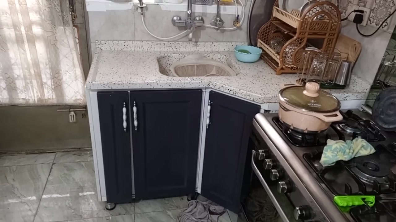 كاونترات كامل للبيع اخو الجديد للبيع لاتصال ***********الغرض من البيع التنقل العنوان حي الإعلام منطقة الري
