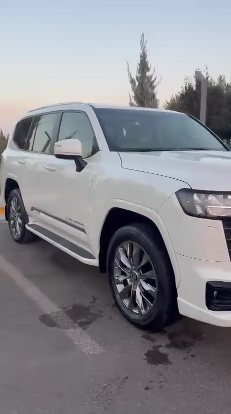 موديل 2022 كفاله بدون صبغ العنوان سليمانيه تنفس طبيعي ماشي 61,000 كيلو متر شركه ساز السعر 610 وبها مجال***********
