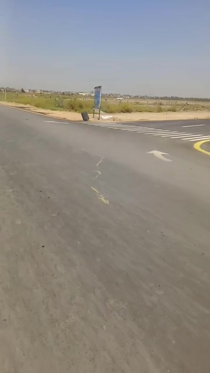 بشري ساره الا أصحاب الدخل اليومي يوجد قطع مساحه 200 متر آلا الي يحب الف متر نبيله بالقسط شرط يتوفر في مجمع الزهراء السكني  وايضا يتعهد اولا تبليط حاليا اتبلط  ماي اساله مجاري  اناره داخل المجمع سعر القطعه ال 200 متر نقدا 18 مليون اما الي عنده 10 مليون مقدمه  ايضا نمشيه مساحه 200 متر  طابو زراعي سند 25 شرط خلال مدت شهر تداور القطعه باسم المشتري حله سيف سعد شارع المشجر مجاور معمل غاز الورديه اتصال *********** او ***********
