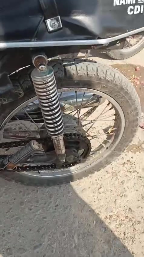 قابل تفاوض • حيل حسين • دراجة