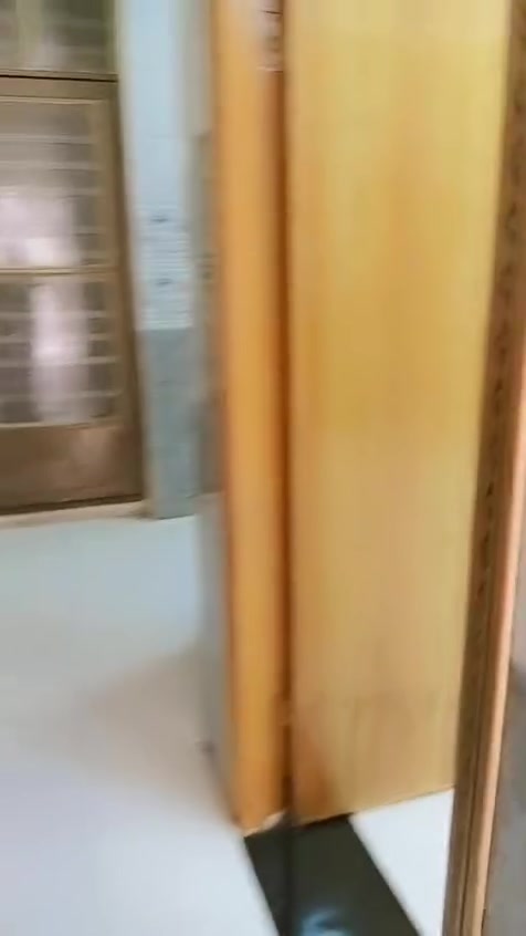 بيت 50 متر للبيع مقابيا القطاع السابع فرع اسواق 24 ساعه قريب على الشارع  بيت كامل مفتاح مفول للاستفسار ***********
