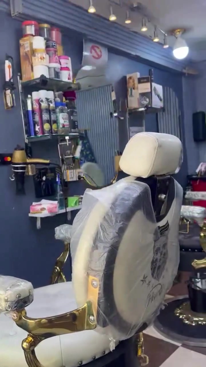 سلام عليكم محل حلاقه البيع في كربلاء باب طويريج
المحل كامل مكمل جهاز بغار كراسي ملكيه سبلت كلاثه مري
جام خانه المحل كامل اي نقص ماا بي السعر 5 مليون ومعه المجال
*********** رقم التلفون

