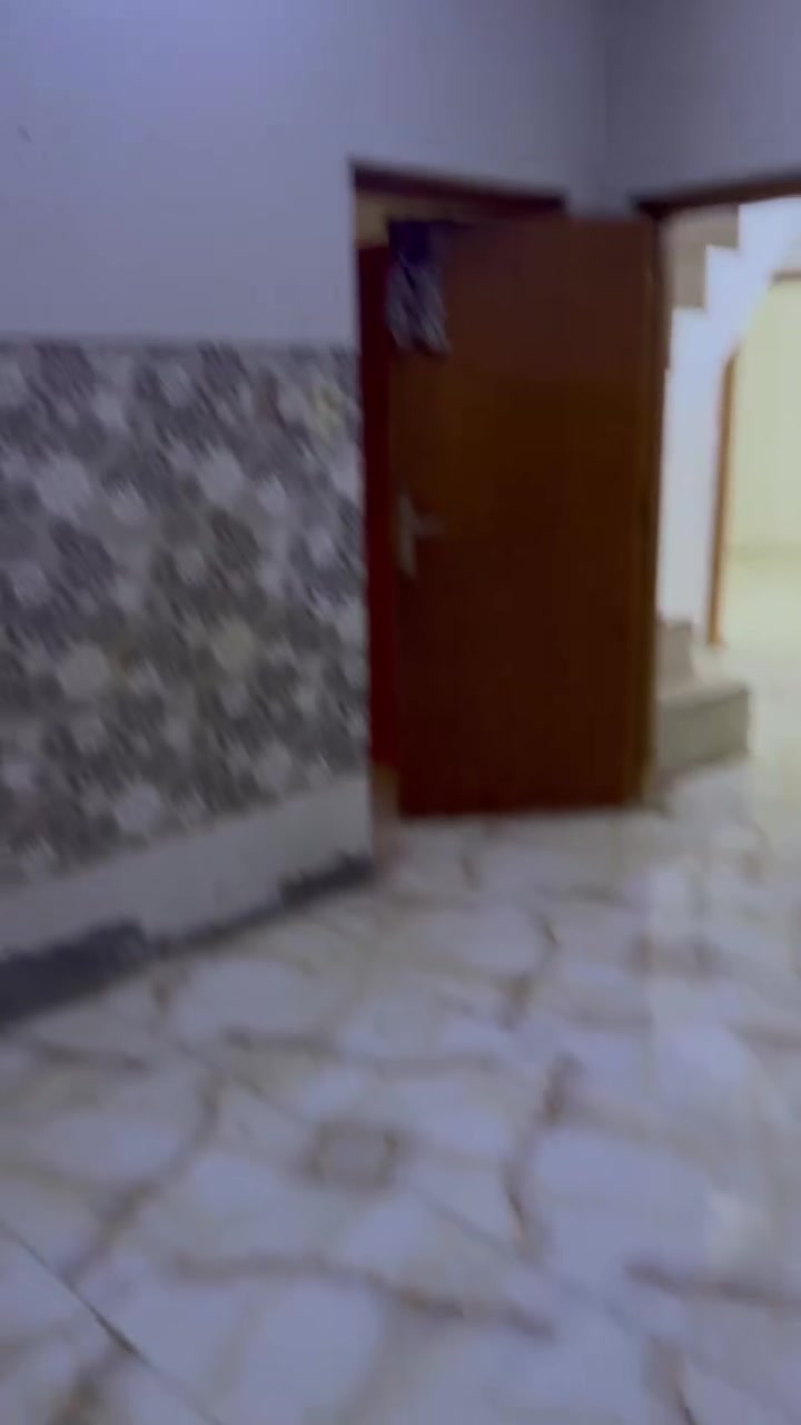 شقة لإيجار حي التجار ***********
