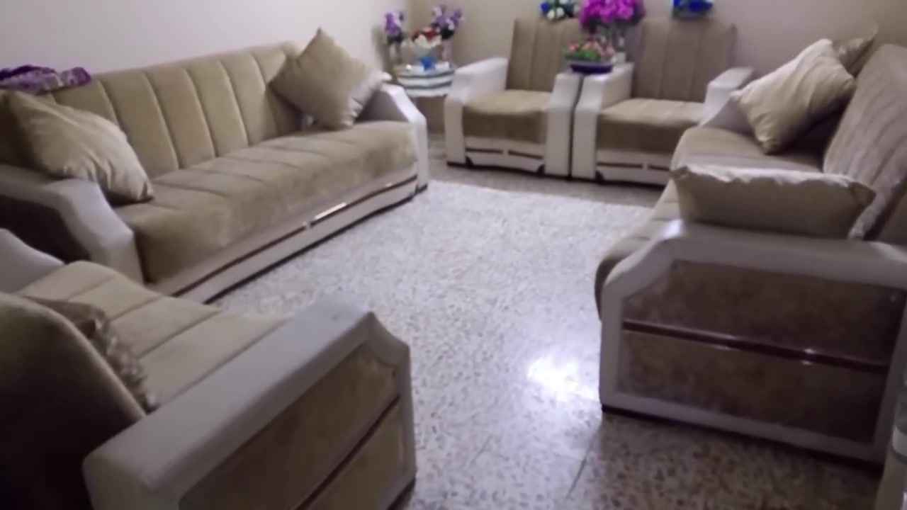 طخم للبيع يصلح كل قطعة منامية ومخزن داخلي من اسفل كل قطعة العنوان كراج الشمال هاتف *********** نضيف حيل
