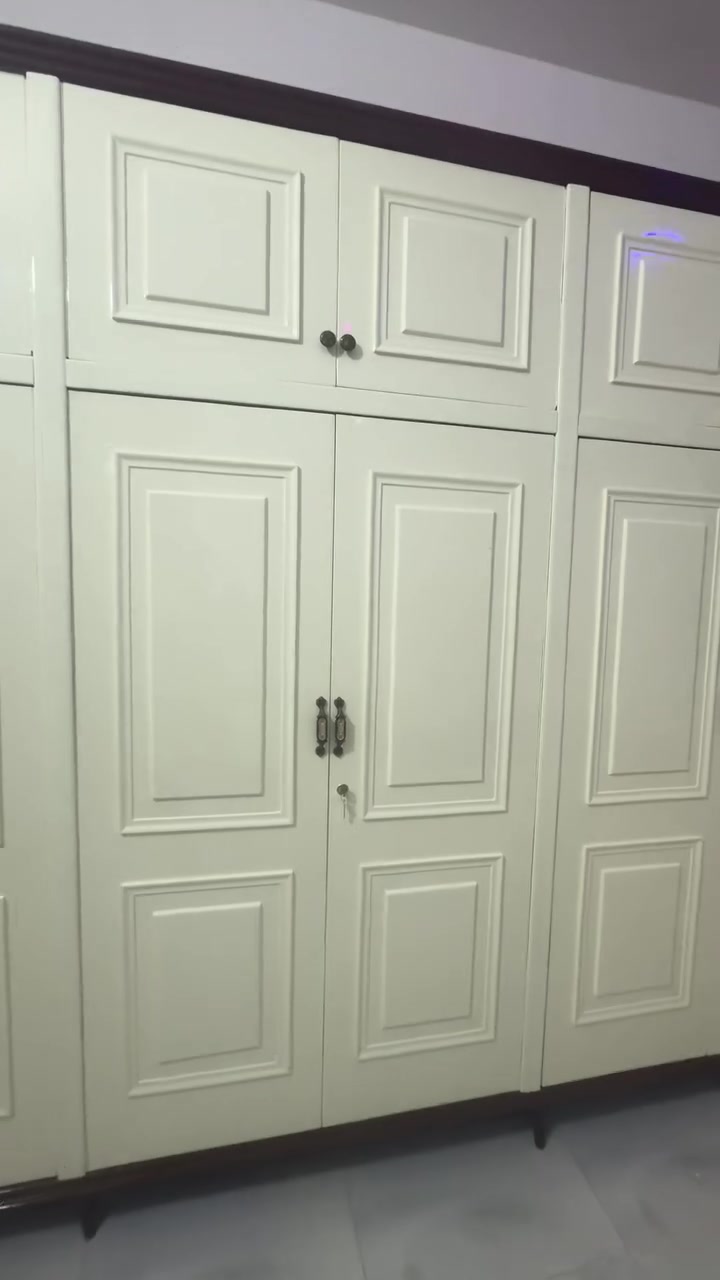 معمل ومعرض الياسمين للأثاث العراقي

هذا موديل حسب طلب احد زبائن 

اللون اوف ايت 

غرفة 8 ابواب طابقين ملحق

نجارة عراقية ١٠٠٪ من إنتاج معمل ومعرض الياسمين للأثاث العراقي

تتكون من ١٠ قطع

الداخل صاج طبيعي 4 ملم

الوجه MDF 
القاعدة بلوك صاج

الظهر جرجوبة شد براغي

البيع بالنقد وبالأقساط
‏
غرفة نوم- اطقم قنفات - مفروشات - اخشاب تصنيع الأثاث 

‏العنوان محافظة بابل مقابيل عداديه ميسلون 

‏التوصيل إلى جميع محافظات العراق

‏خدمة استبدال الغرف العراقية القديمة بغرفة جديدة مع الاتفاق على الفرق

 ***********
