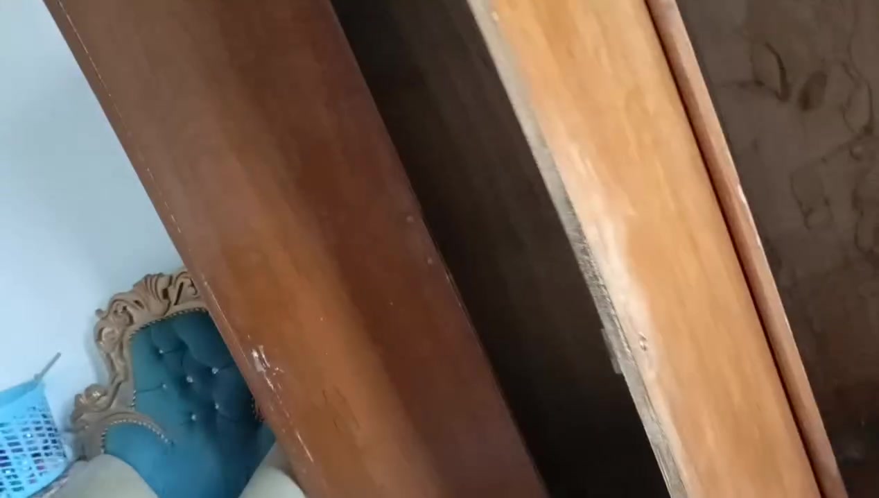 سلام عليكم كتتور خمسه باب نظيف كلش يرادله بس صبغ وتلميع  . انجاره جاهز امفسخه بس تجي شيله سعر ١٢٥وبي مجال رقم الهاتف ***********
