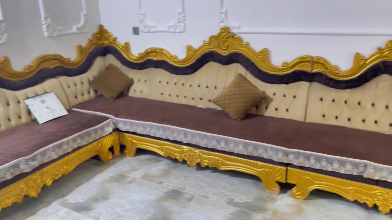 ديوان ملكي • ١١م • للانتقال