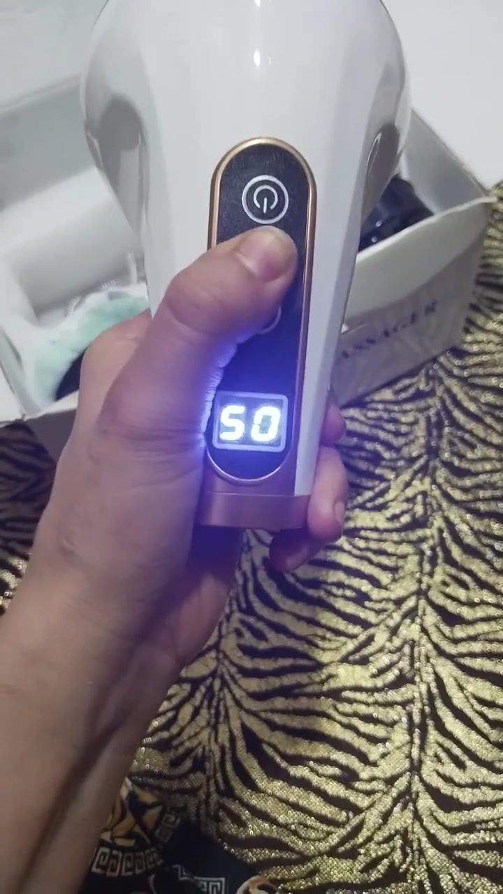 ثلاجه 175 وبيها مجال بيع مستعجل تفاصيل اكثر مراسله على الواتساب او خاص ***********
