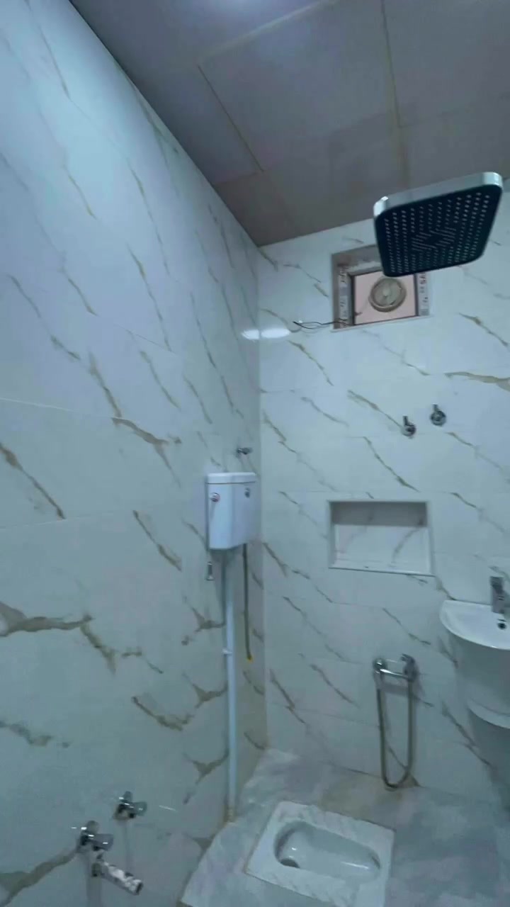 🏡 بيت على ساحة طابو صرف للبيع – الموحية

📍 الموقع: الموحية، قرب مجمع البلدية
📐 المساحة: 200 م²
🏠 الطابق الأرضي: غرفتين، مطبخ، صالة، صحيات وكراج
🏠 الطابق العلوي: 4 غرف، صالة وصحيات
📜 طابو صرف
💰 السعر: 370 مليون وبيه مجال

📞 ***********
📞 ***********

🔹 قناة التليكرام:
https://t.me/drug9899

🔹 قناة الواتساب:
https://whatsapp.com/channel/0029Vb73eLZEwEk4114Pur3X

🔹 كروب الواتساب:
https://chat.whatsapp.com/KqlF21SwJE28hN7zCroWld
