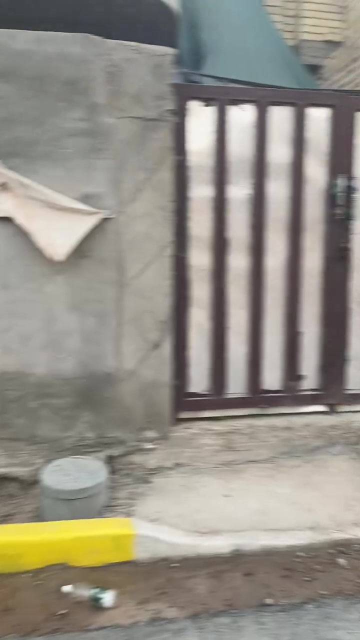 السلام عليكم 
بيت لبيـع زراعي 
(سعر120وبي مجال خواته معروضات 145
بس لبيت بي نواقص ابياض وكاشي)
مساحة 
150م. واجه 7.5 وظهر 7.5. نزال 20
البيت صافي لا قيناس ولافضله
الخريطة واضحة
الله شاهد شغل متعوب على مو مال بياع شراي 
تجي وشوف بعينك

موقع لبيت مربع سيد منذر
***********
ملاحظه/ مي خابط مستمر 24ساعه 
مجاري شبكة كامله جديدة
كهرباء كل فرع محولة 
تبليط ورصيف ومطريات
