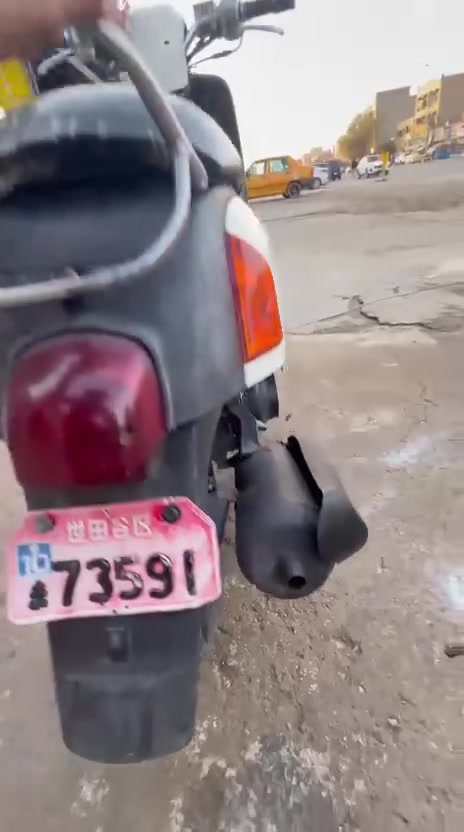ماكس بوليس كابريتر الدرجه نضيفه كلش
شلعه معدل ١٠٠
اوراق منفيس مكاتبه كامله 
الدرجه بس كور مفتوح لل امانه 
الدراجه لا تنقيص لا تبخير 
لد زنون و الشاير زنون 
دهني كله امزويل 
تايرات نضيفه 
بركات بل بكان 
 عنواني بغداد الدوره شارع ٦٠
السعر ٧٥٠
***********
