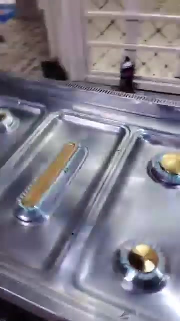 سلام عليكم 
ورشة الصيانة انواع الطباخات الغازية.
صيانة موقعية في البيت 
يوجد لدينا قطع غيار الاصلي
التواصل والاستفسار فقط واتساب ***********
