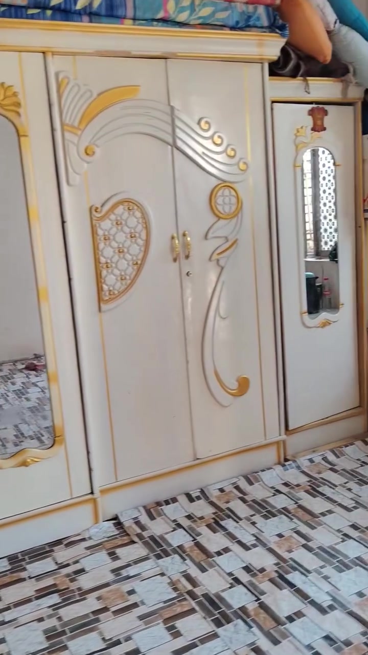 سلام عليكم غرفه مال بغداد البيع غرفه حلوه شوفت عينك سعر 350 بيها مجال رقمي ***********
