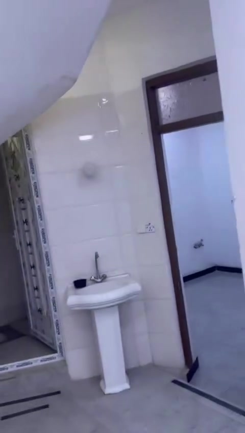 🏠 وحدة سكنية للإيجار
📍 خلف جامع أم القرى
🏢 طابق ثاني – معزولة ومستقلة
🛏️ غرفتين نوم
🏡 مناسبة للسكن العائلي

📞 للاستفسار: ***********
