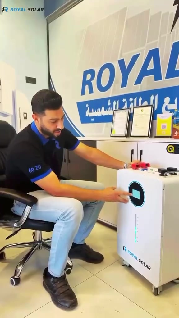 بطاريات Royal Solar – طاقة تثق بها لمنظومتك الشمسية ☀️
✨ يتوفر لدينا بطاريات ليثيوم Royal Solar بسعات مختلفة لتناسب احتياجاتك:
🔹 8 كيلوواط/ساعة — نظام 48 فولت
🔹 11.7 كيلوواط/ساعة
🔹 15 كيلوواط/ساعة
⚡ أداء مستقر • كفاءة عالية • تخزين موثوق للطاقة
بطاريات Royal Solar تمنحك حلولًا متعددة لتخزين الطاقة، لتختار السعة المناسبة حسب استهلاكك وحجم منظومتك الشمسية.
🏢 شركة رويال سولار للطاقة الشمسية
📍 كركوك
شارع القدس – مقابل كوفي الجادرية
📍 صلاح الدين – تكريت – القادسية
شارع الكراج – قرب الحديثي للموبايل
📞 ***********
⭐ الثقة • الجودة • الأمان
