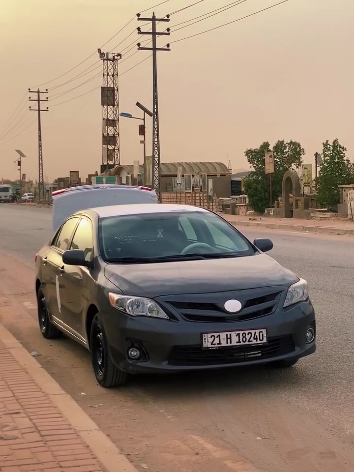 السلام عليكم 
كورلا ٢٠١٢ وارد كندي 
رقم سلمانيه بأسمي شخصياً تحويل مباشر رقم دولي
سنوية جديده هزة جديدة 
ماشيه 200 الف mi وقابل للزياده 
السياره مسويلها ادامه كامله مكمله 
باتري جديد راديترات جدد 
منظومة تبريد جديده 
تخم تاير 
حادثها جاملغ وباب السائق
 وشبر بالبنيد صبغ 

السعر ١٠٣ وبيها مجال
مكاني الحله
***********
