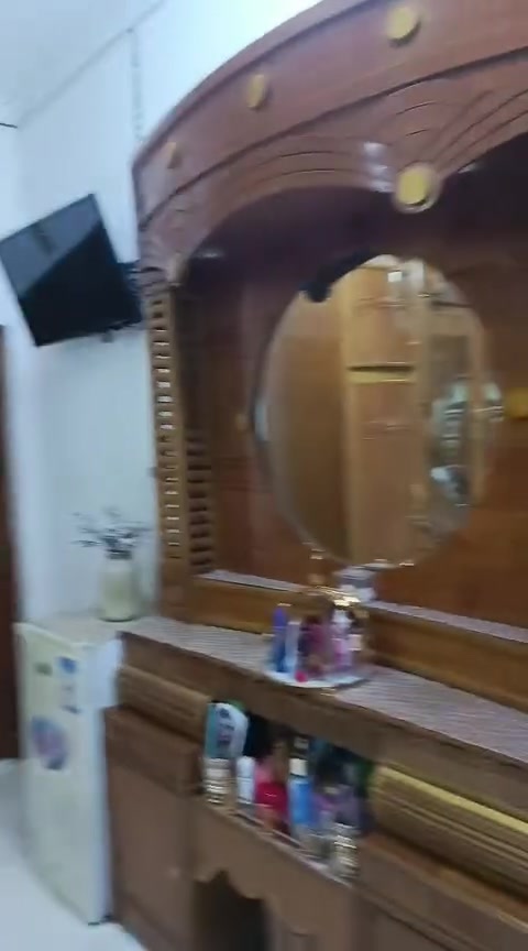 غرفة للبيع
***********
