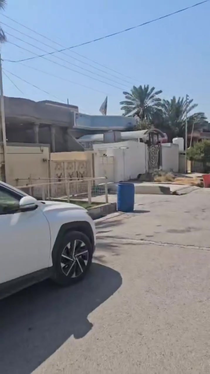 دار للبيع في منطقة العزي اول شارع من جهة الطريق القديم يقع على شارع رئيسي بعرض 20 متر 
مساحة 375 متر 
كافة التفاصيل بالفيديو 
السعر 150 مليون وقابل للتفاوض 
للاستفسار  مكتب شهربان الخير للعقار
***********
