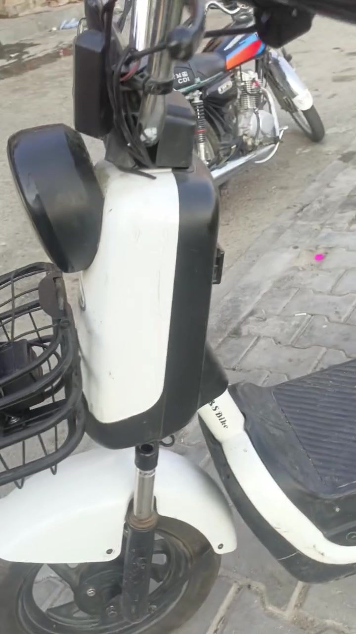 سلام عليكم شباب باسكل  البيع كربلاء حي النصر يم الملعب كربلاء الجديد  250وبي مجال***********
