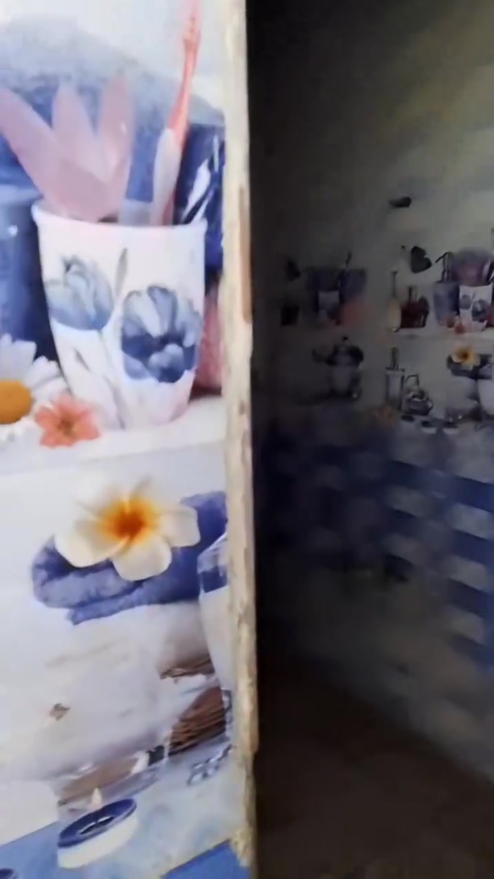 السلام عليكم 
بيت للايجار 
قرب شارع 30 البدعه بزراعي 
غرفتين +صاله +مطبخ +صحيات 
***********
