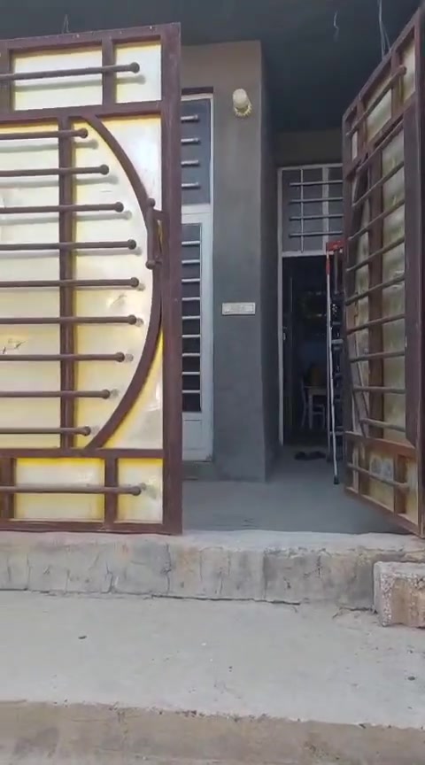 مشتمل طابق واحد لبيع 
المساحه ١٠٠ متر طابو صرف 
يحتوي على غرفة نوم واستقبال ومطبخ وهول وصحيات المشتمل بناء حديث وكامل بي نقص الارضيه فقط 
العنوان حله ورديه خارج شارع ٣٠ 
يبعد عن شارع ٣٠ مسافه ١٥٠ متر 
للإستفسار عن السعر مراسلة الصفحه او وتساب او الاتصال على الأرقام التاليه 
***********

***********
