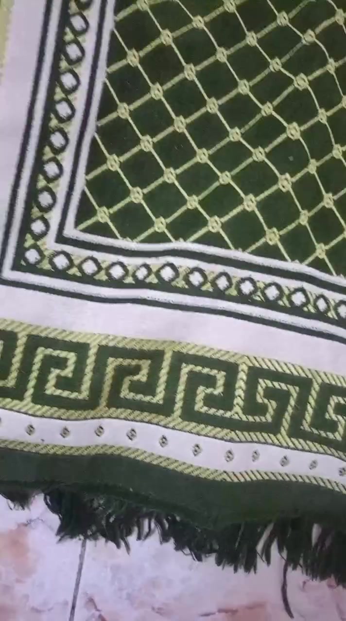 سجادات صلاه جديدات 15وحده للبيع الوحده 2000قديفه التواصل ***********
