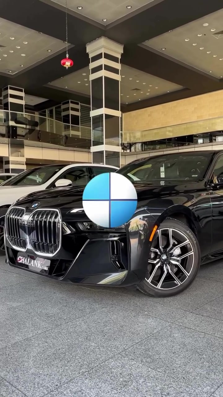 ⁨	⁨	BMW 740i

السنة: 2025
الممشى: 38,000 ميل
الحالة: USA Clean
التجهيز: Full Option
الموقع: دهوك

المحرك ونظام الدفع:

* محرك 6 سلندر خطي 3.0 لتر TwinPower Turbo
* القوة: 375 حصان
* العزم: 540 نيوتن متر
* ناقل حركة أوتوماتيك 8 سرعات
* نظام دفع RWD
* تسارع 0–100 كم/س: حوالي 5.0 ثوانٍ

المواصفات:

* فئة 740i Full Option
* BMW Curved Display
* شاشة خلفية BMW Theatre Screen
* نظام صوت harman/ kardon
* مقاعد جلد فاخرة
* مقاعد أمامية كهربائية مع ذاكرة
* تدفئة وتبريد المقاعد
* مساج للمقاعد
* فتحة سقف بانوراما
* أبواب Soft Close
* دخول وتشغيل ذكي
* إضاءة داخلية Ambient Lighting
* كاميرات 360°
* حساسات أمامية وخلفية
* Head-Up Display
* نظام قيادة شبه ذاتي
* أنظمة أمان ومساعدة السائق
* مصابيح LED
* جنوط ألمنيوم
* ناظور ليلي

📞 ***********
شركة جلنك وليد صبري – دهوك

#Chalank_cars_duhok⁩⁩
