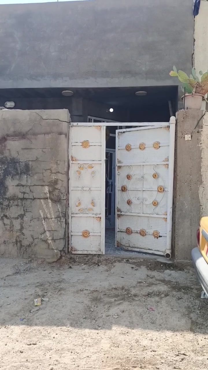 السلام عليكم
بيت ميت متر البيع المكان حي قمر بني هاشم قرب  المدارس الشمري آخر مدرسه قرب الحسينية قمر بني هاشم 
رقم***********  بس واتساب
