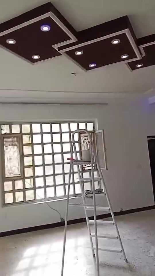 #صباغ انتاج من شغلي
صبغ جدران وصبغ الشبابيك والبواب والواجهيات وجميع الاصباغ الحديثة والديكور للمعالجة  الرطوبه  الجدران طلس 

#نعمل بجميع مناطق بغداد للاستفساروالتواصل ع رقم  /‏‪***********‬‏/يتوفرواتساب علامدار الساعة *********** خط

