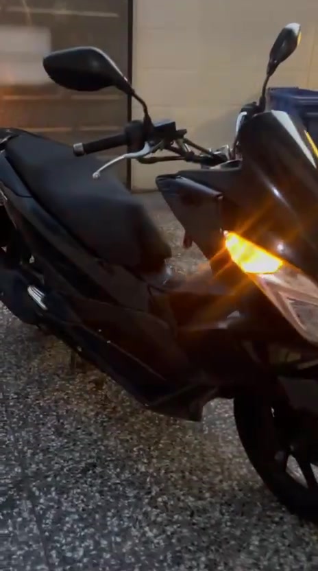 السلام عليكم pcx جيل ثاني دراجه كامله مكمله تعال وافحص مكفوله من كلشي مكينه وكهربائيات وكفرات مكاني مدينة الصدر شارع الاورفلي 

***********
