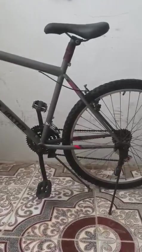 يا الله سلام عليكم شباب دراجه رودماسترRoadmaster كامل مكمله  تايرات جوابه جدد كيوره بريكات كامله 
دبلات كله شغال 
إخوان نضافه 90 /100 
معدن  حديد خفيف وحلوه بل سياقه 

إخوان مكان 📍بغداد بياع 

 رقم لتواصل ***********  خادم لشراي

