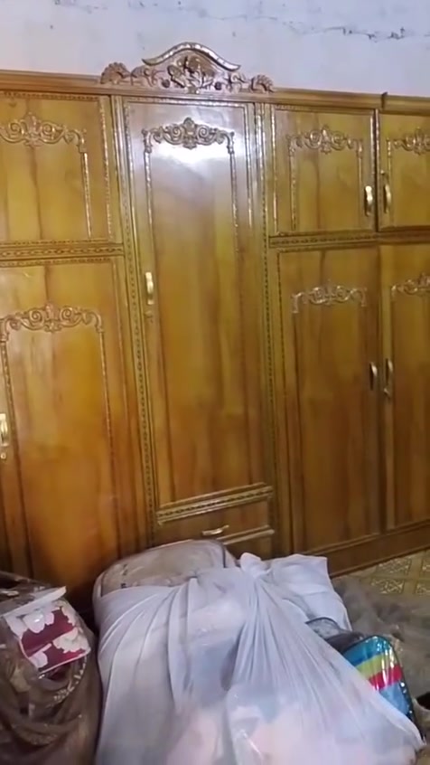 غرفتين • اخشاب • الزعفرانيه