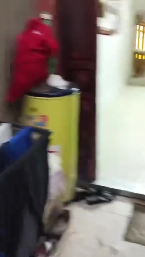 السلام عليكم بيت ٨٥متر البيع
 حي البساتين قرب المستوصف 
سند اصفر البيت نضيف جدا
السعر ٥٠ وبي مجال 
***********
