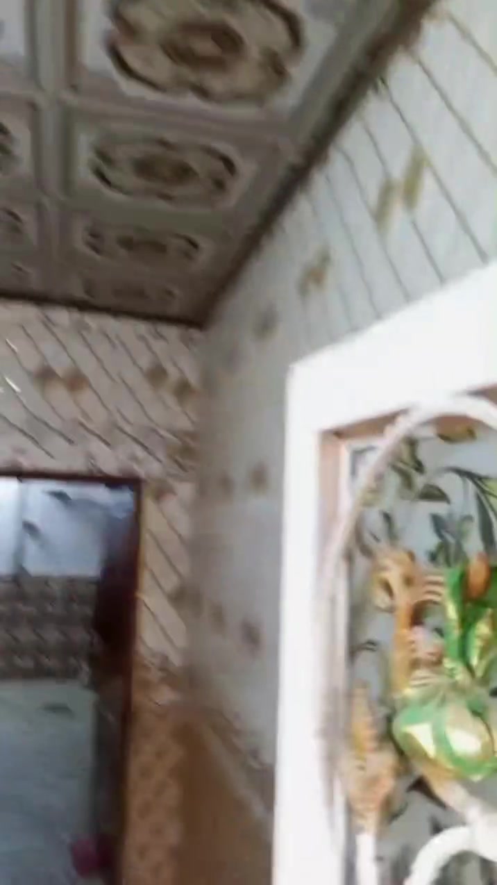 بيت البيع
مقابل قرية القدير 
بجيهة المطحنه 
مساحه 150
طابقين 
الاول غرفتين
ثاني 3 غرف 
براني سبع متار 
مطبخ صاله 
سعر مناسب 40
***********
