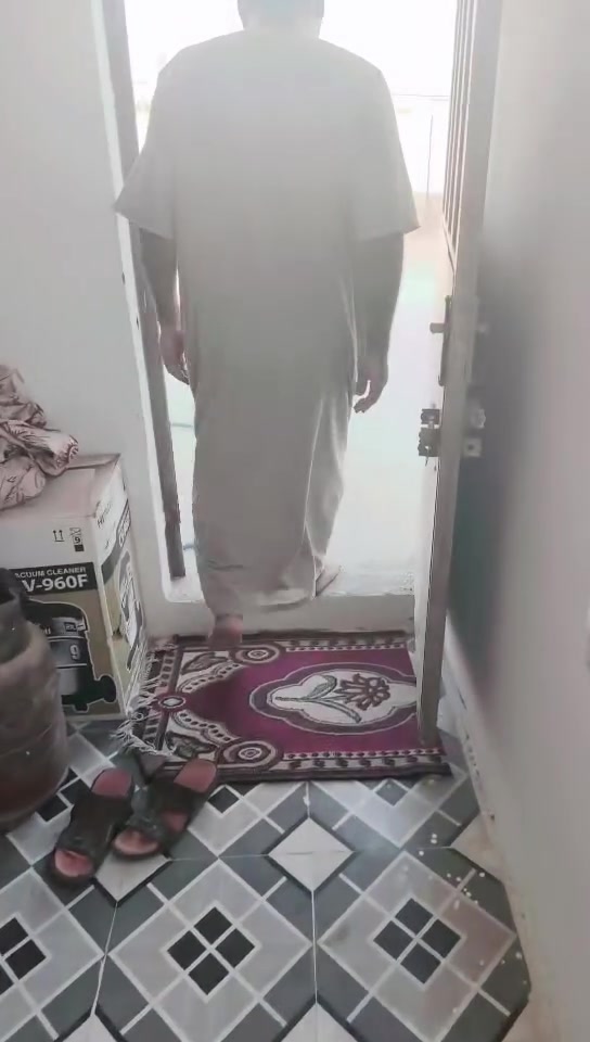 السلام عليكم دار بناء حديث مجمع حجي حسين مقابل الجامعه المساحة 200 متر زراعي سند 25تحويل بااسم المشتري ركن على شارعين بناء صار أكثر من 4شهور أو خمسه شهور متعوب عليه حيل البيت السعر 83مليون ونص وبيه مجال للعلم البناء طابوك وعكاده وليس صب للاستفسار الاتصال على الرقم التالي *********** واتساب
