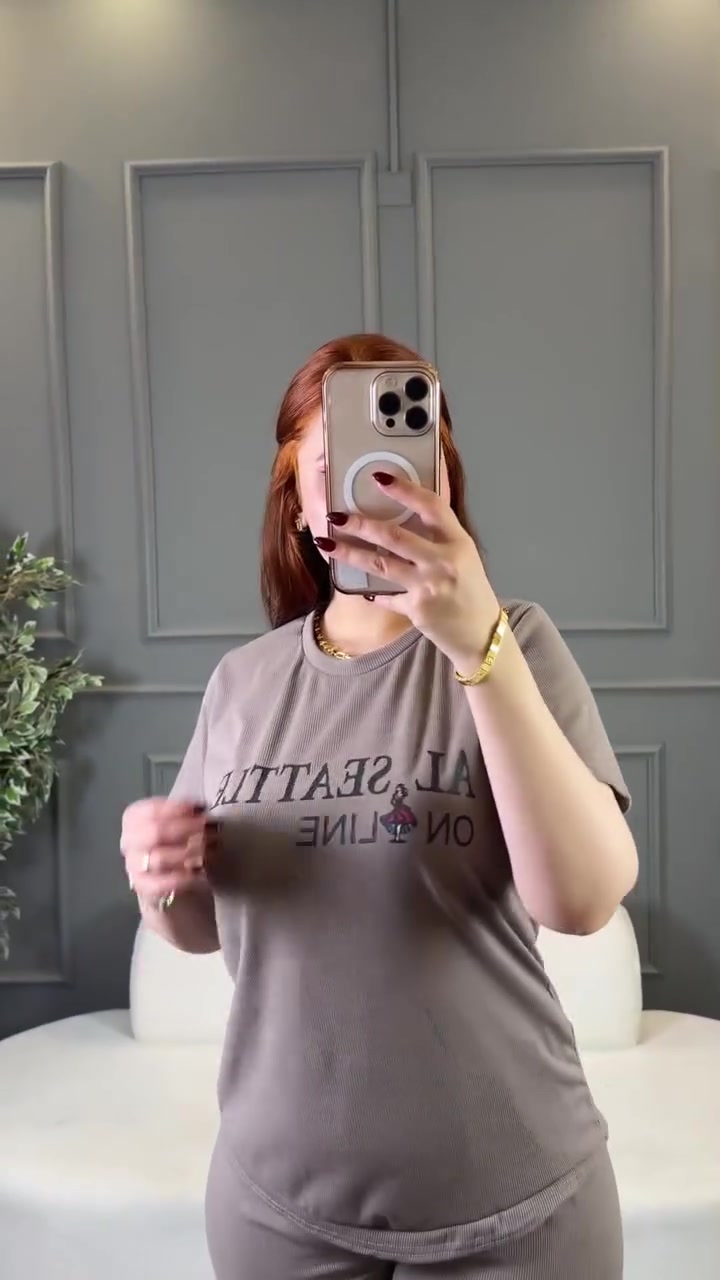#تخفيضات 

تراك نسائي اوربي طبع حراري   

الخامه فانيلا مسيم  اصلي فول ليكرا 💯

القياسات  M - L - XL - XXL -   العارضه لابسه قياس L

سعر الدرزن 55 قطعه 12 الف  

الدرزن استندر 4 قياسات لونين فقط

#التغليف_تعلاكه_وكيس

سعر القطعه مفرد  7 آلاف فقط 

يوجد توصيل جميع المحافظات

للحجز 
***********
