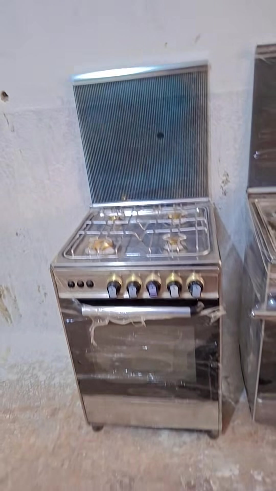 طباخات غاز مستعملة  للبيع (نظيفة جداً وشبه جديدة)، مفحوصة وشغالة 100% ونارها زرقاء وقوية.
​✨ مواصفات ومميزات الطباخ:
​الحالة: مستخدم نظيف جداً وبحالة ممتازة (كل عيونه والفرن شغالين تمام).
يوجد لدينا استبدال طباخ القديم مع فرق السعر الطباخ خمس عيون ٢٠٠ نوعيه الفريش   والكريازي ٢٥٠ واربع عيون ١٢٠ مكاني كربلاء فريحه خلف شركه رنا للاستفسار واتساب أو خط ***********
